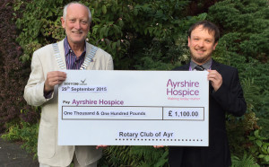hPresident Douglas with Robert Flynn of the Ayrshire Hospiceospice_sep2015